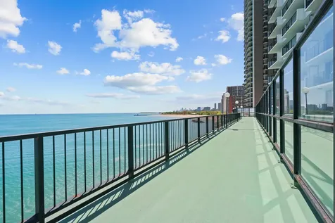 6033 North Sheridan Road Chicago IL 60660