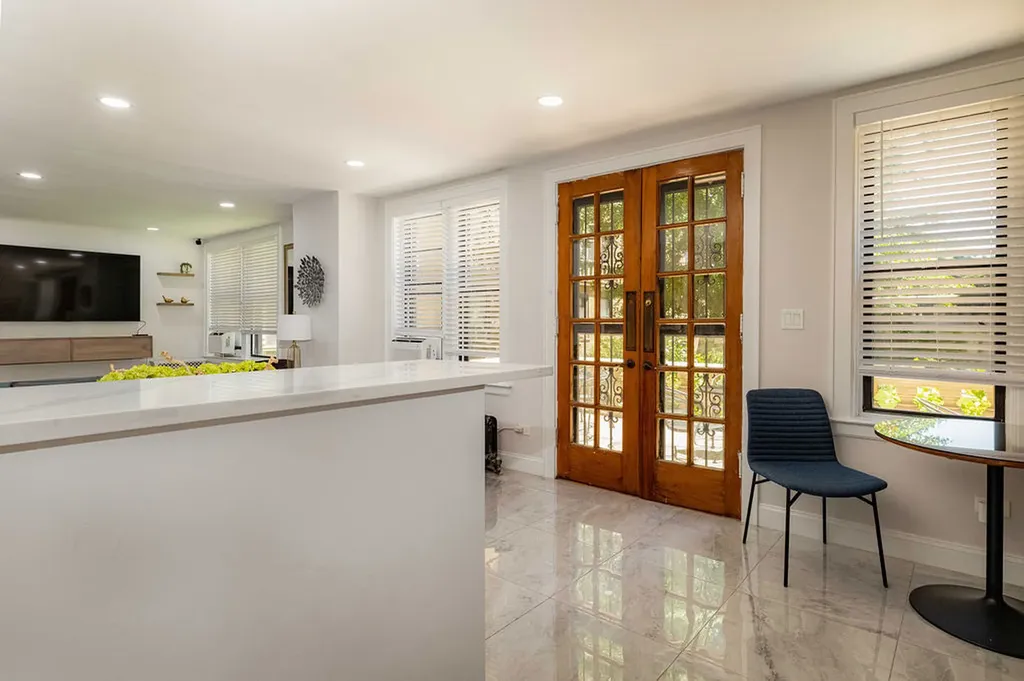 1755 East 55th Street Chicago IL 60615