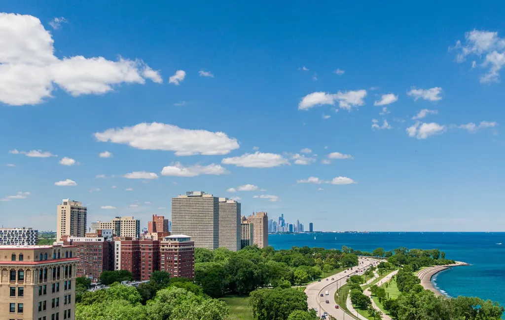 1755 East 55th Street Chicago IL 60615