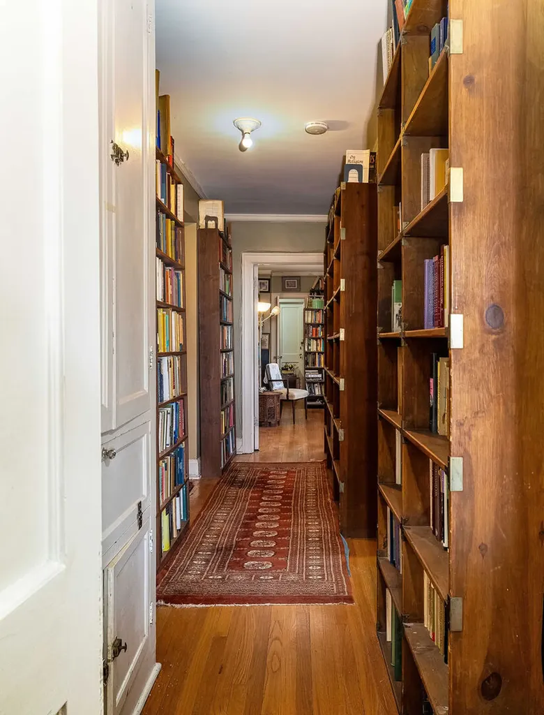 1755 East 55th Street Chicago IL 60615