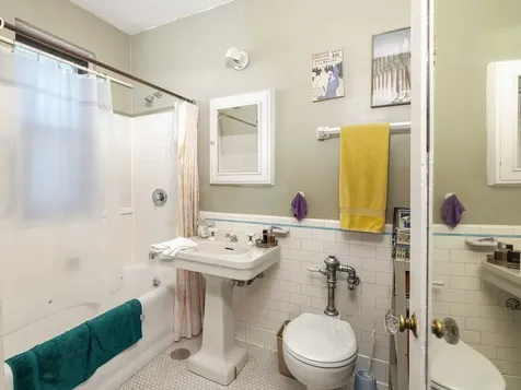 1755 East 55th Street Chicago IL 60615