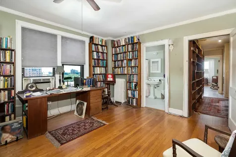 1755 East 55th Street Chicago IL 60615