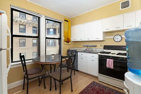 1755 East 55th Street Chicago IL 60615