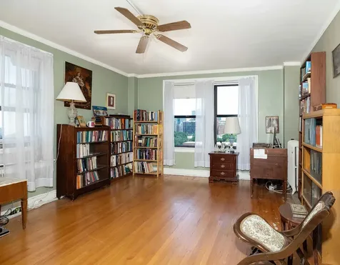 1755 East 55th Street Chicago IL 60615