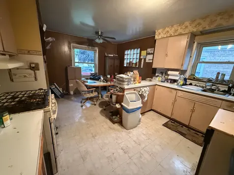 9559 South Mozart Avenue Evergreen Park IL 60805