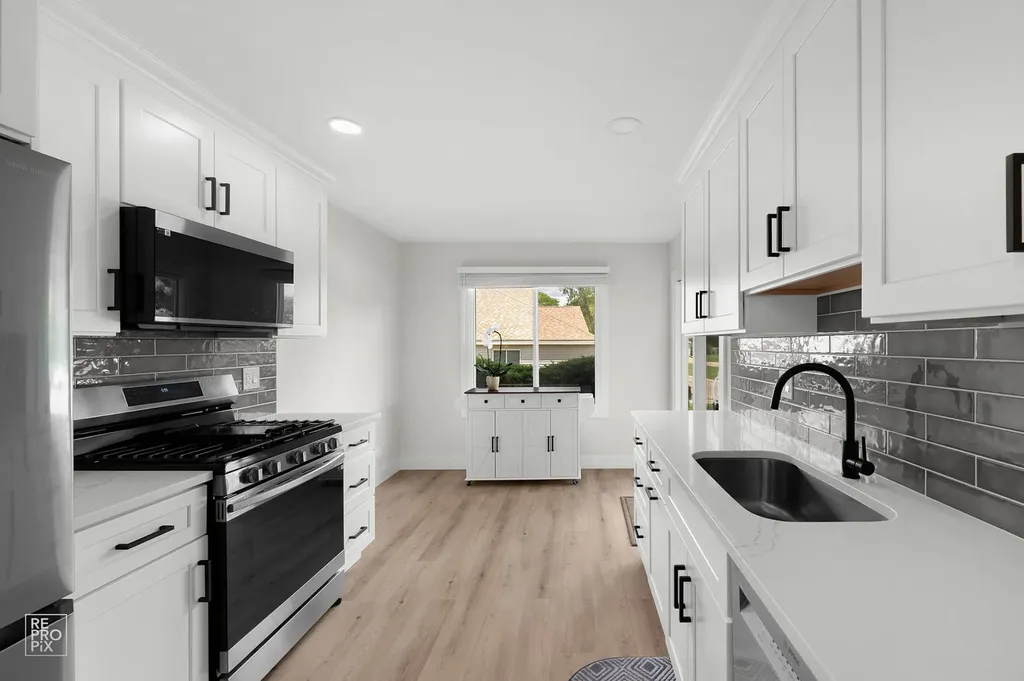 7010 Park Lane Court Woodridge IL 60517