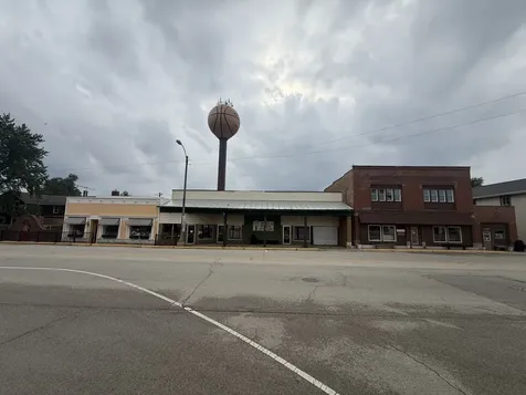 9937 Main Street Hebron IL 60034
