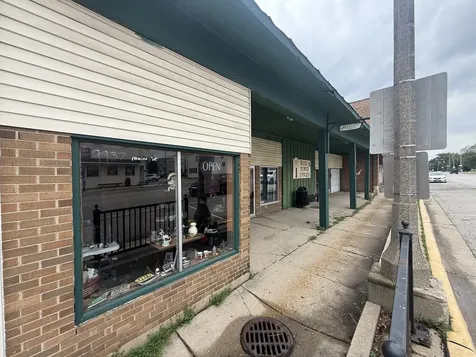 9937 Main Street Hebron IL 60034