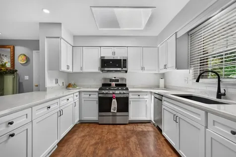 1340 Williamsburg Road Rockford IL 61107