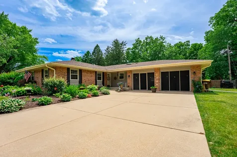 1340 Williamsburg Road Rockford IL 61107