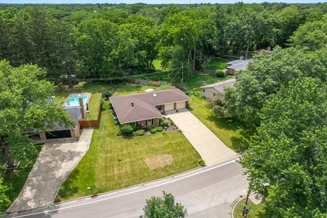 1340 Williamsburg Road Rockford IL 61107