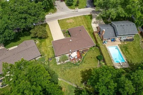 1340 Williamsburg Road Rockford IL 61107