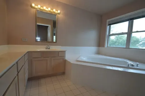 3301 Banford Circle Lake In The Hills IL 60156