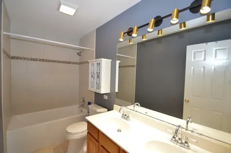 3301 Banford Circle Lake In The Hills IL 60156