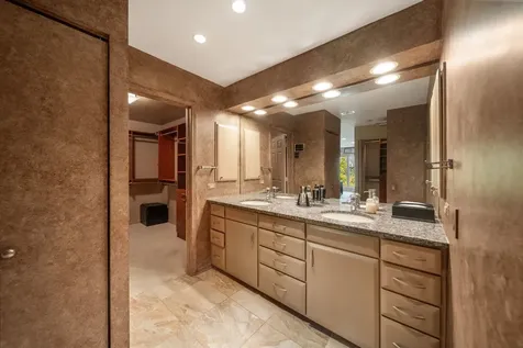 3810 Mission Hills Road Northbrook IL 60062