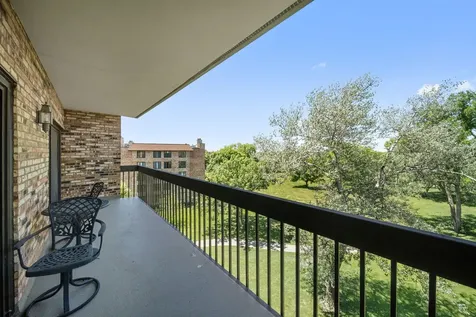 3810 Mission Hills Road Northbrook IL 60062