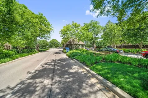 3810 Mission Hills Road Northbrook IL 60062