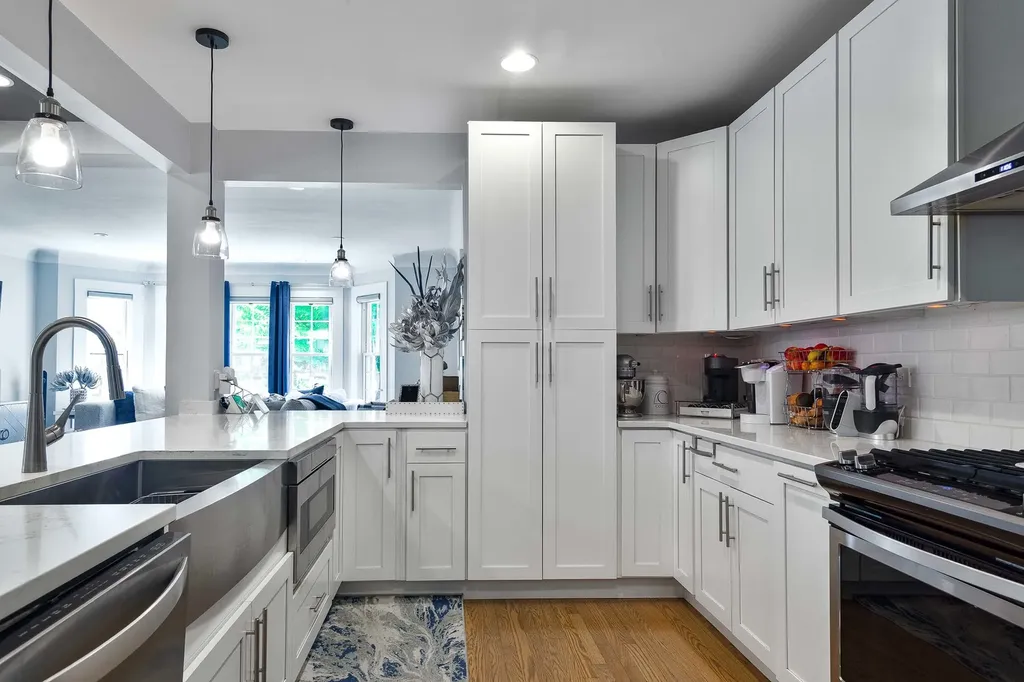 5632 West Pensacola Avenue Chicago IL 60634
