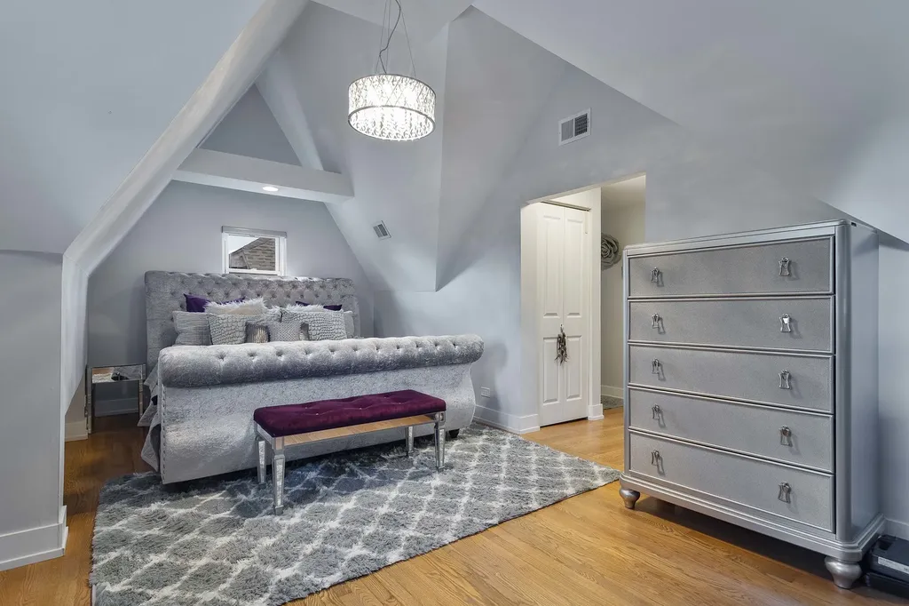 5632 West Pensacola Avenue Chicago IL 60634