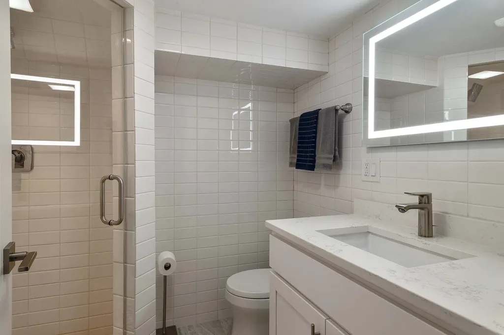 5632 West Pensacola Avenue Chicago IL 60634