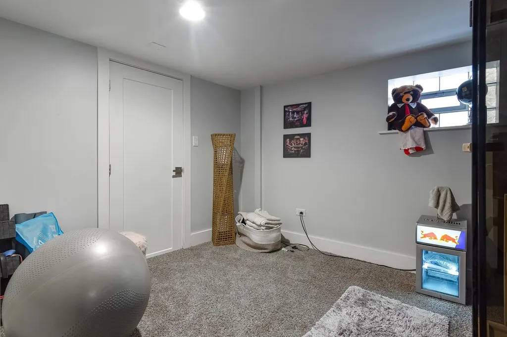 5632 West Pensacola Avenue Chicago IL 60634