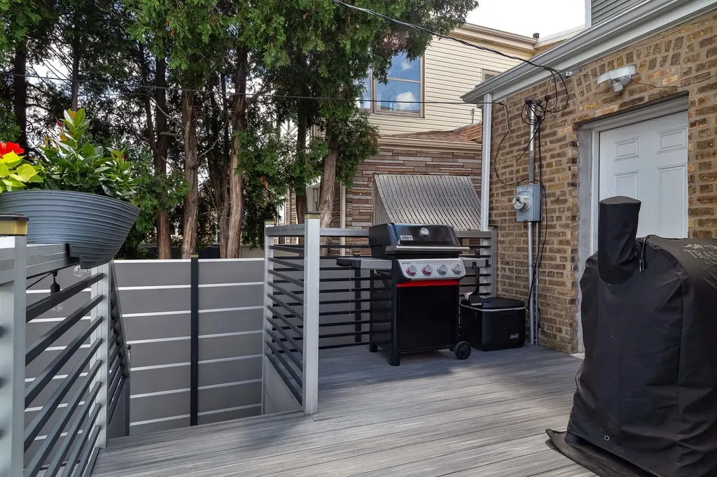 5632 West Pensacola Avenue Chicago IL 60634