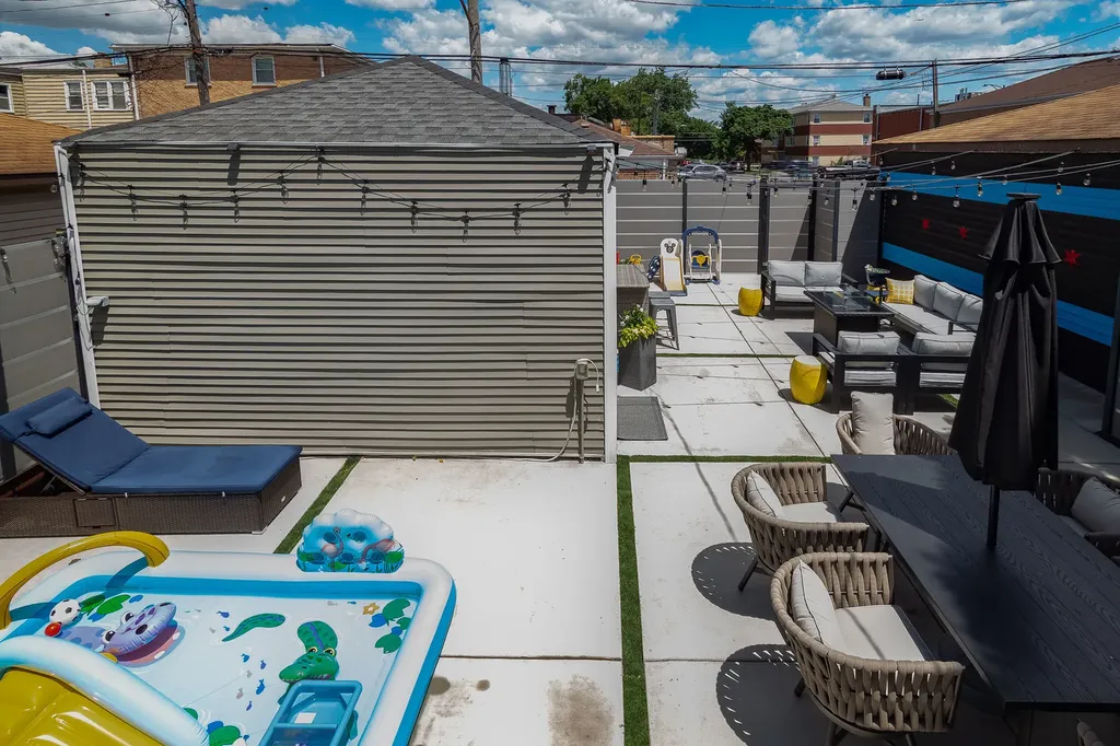 5632 West Pensacola Avenue Chicago IL 60634