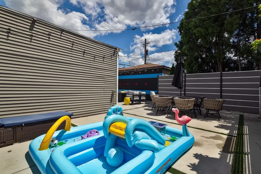5632 West Pensacola Avenue Chicago IL 60634