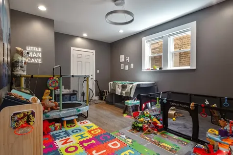 5632 West Pensacola Avenue Chicago IL 60634