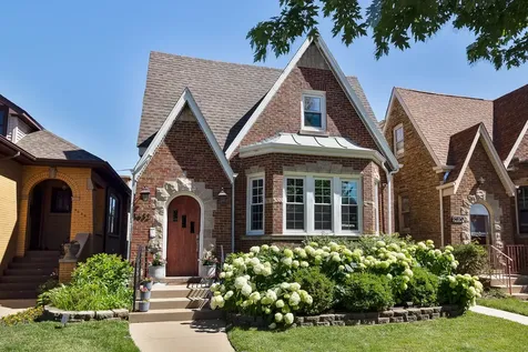 5632 West Pensacola Avenue Chicago IL 60634