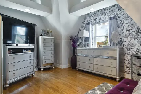 5632 West Pensacola Avenue Chicago IL 60634