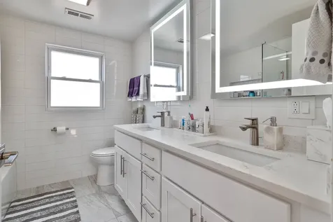 5632 West Pensacola Avenue Chicago IL 60634