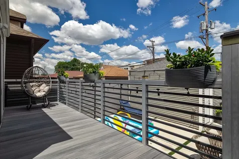 5632 West Pensacola Avenue Chicago IL 60634