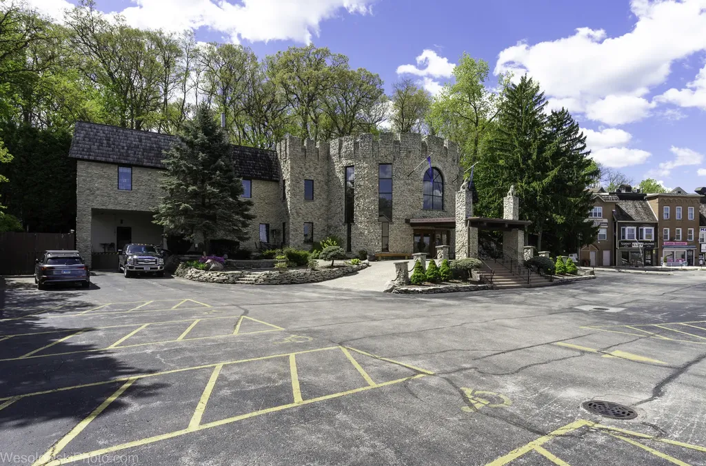 8675 Archer Avenue Willow Springs IL 60480