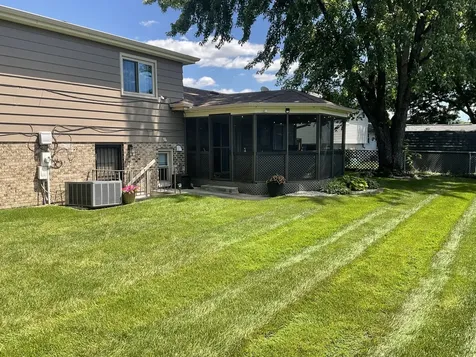 246 South Ingleside Avenue Glenwood IL 60425