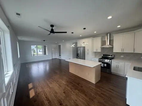 6939 West 95th Place Oak Lawn IL 60453
