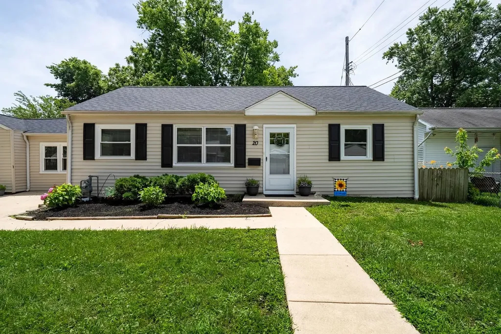 20 University Court Normal IL 61761