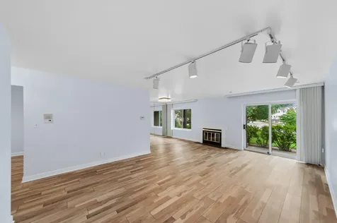 3070 Pheasant Creek Drive Northbrook IL 60062