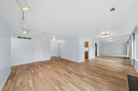 3070 Pheasant Creek Drive Northbrook IL 60062
