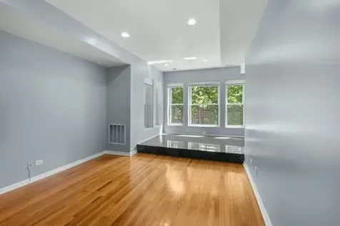 6710 South Ridgeland Avenue Chicago IL 60649