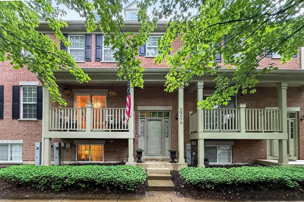 0S070 Lee Court Winfield IL 60190