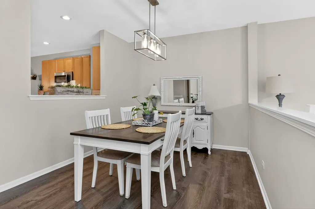 0S070 Lee Court Winfield IL 60190