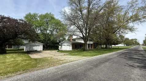 203 South Whitehead Street Tolono IL 61880