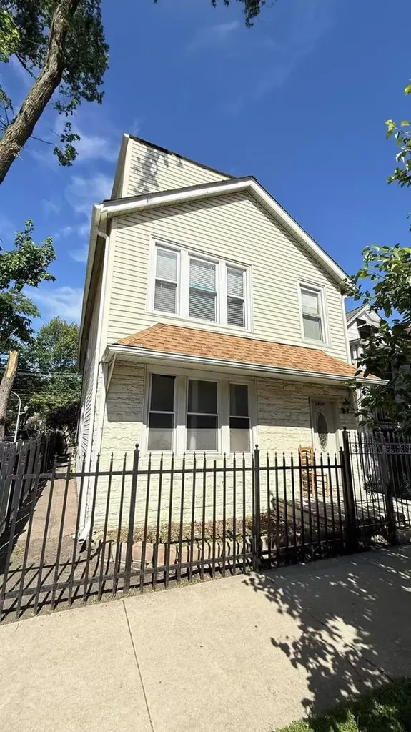 3824 South Sacramento Avenue Chicago IL 60632