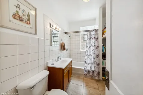 4247 West Melrose Street Chicago IL 60641