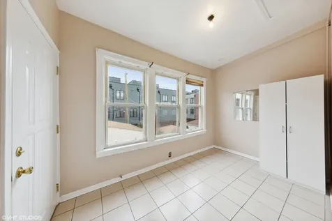 4247 West Melrose Street Chicago IL 60641