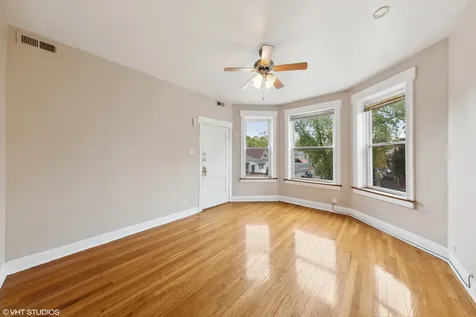 4247 West Melrose Street Chicago IL 60641