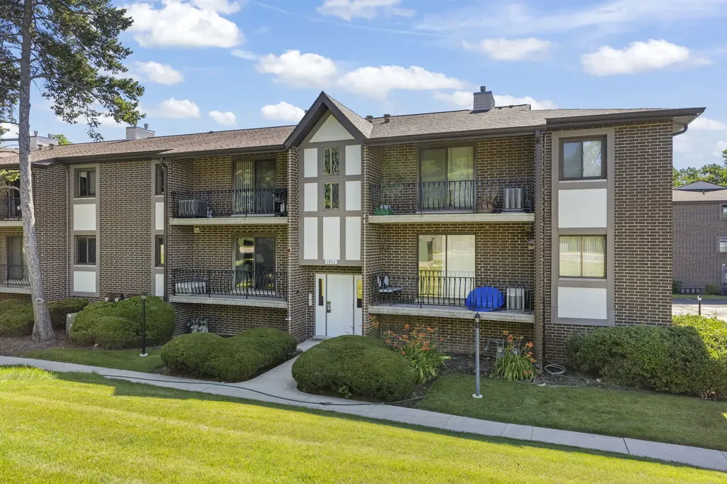 1714 South Washington Street Naperville IL 60565