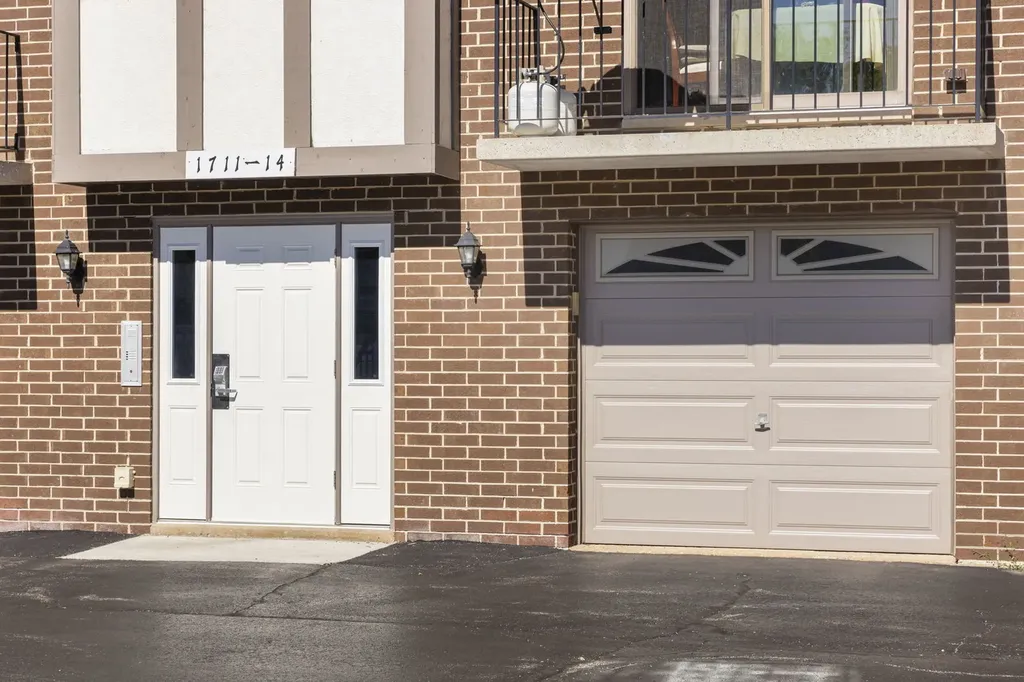 1714 South Washington Street Naperville IL 60565