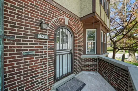 6948 35 Street Berwyn IL 60402